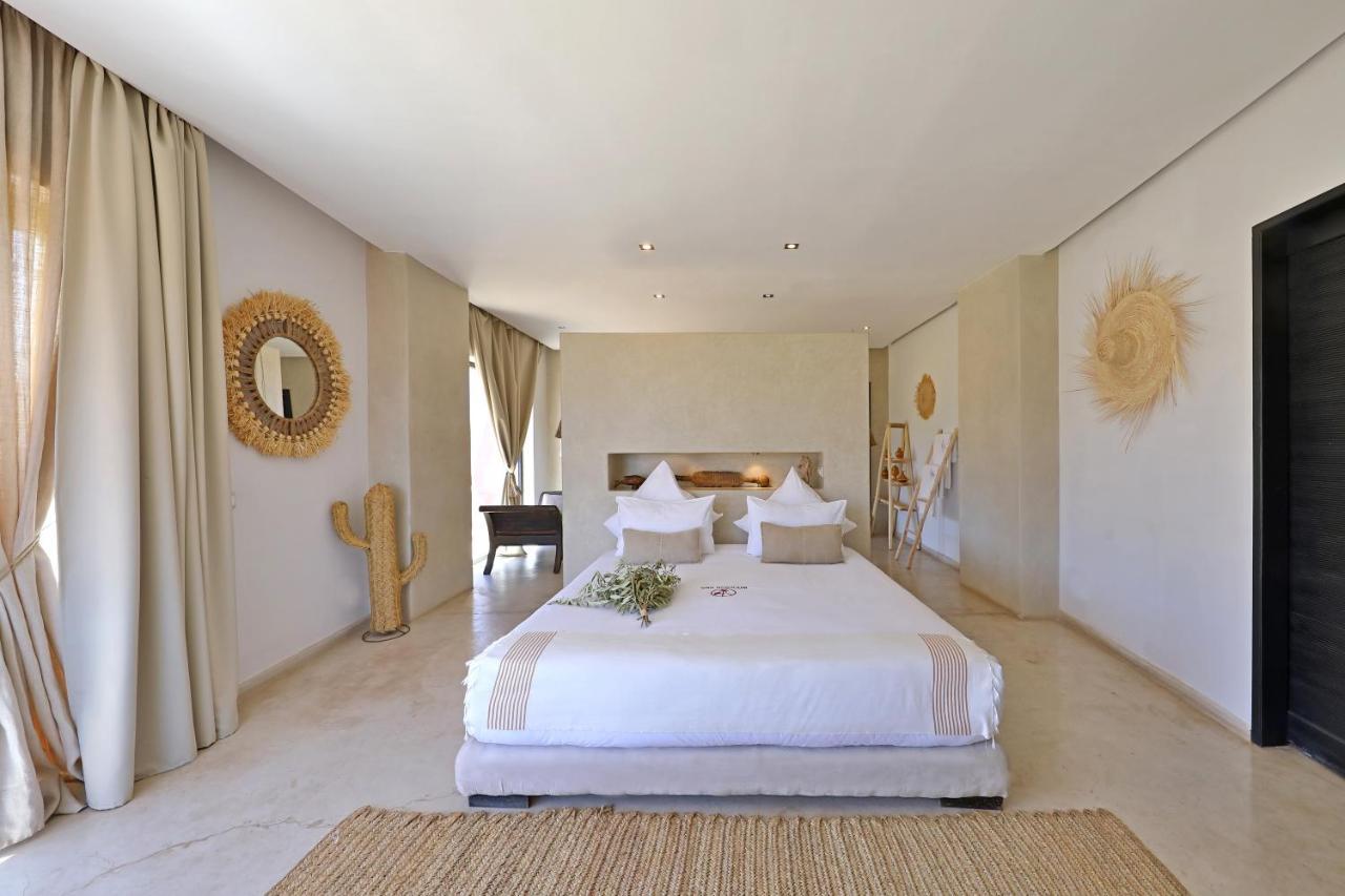 Hotel Dar Noujoum Ait Bou Zguia Esterno foto