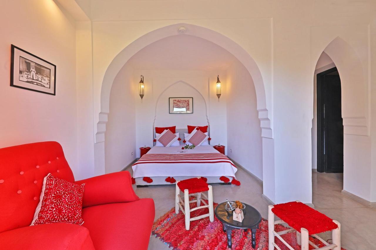 Hotel Dar Noujoum Ait Bou Zguia Esterno foto