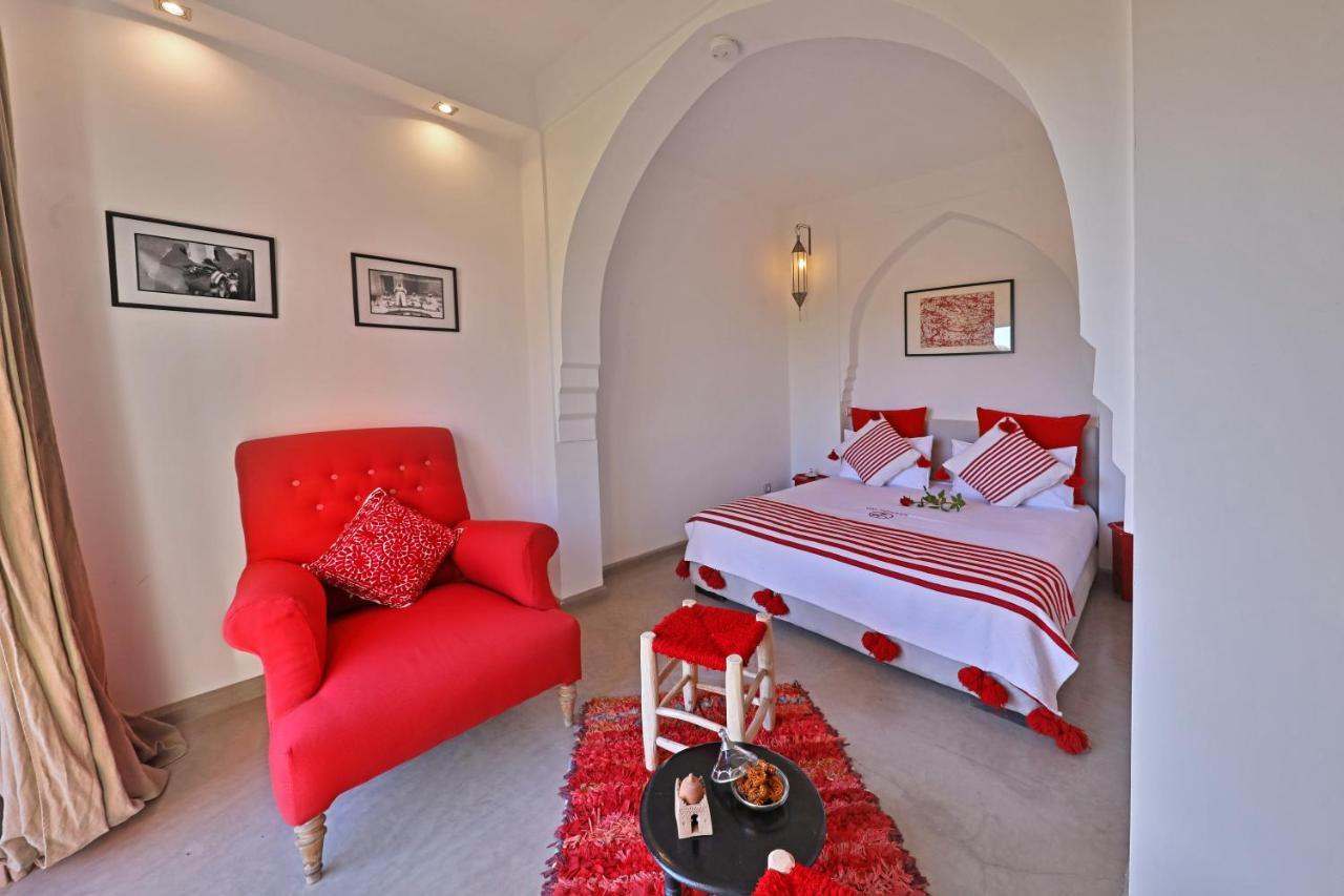 Hotel Dar Noujoum Ait Bou Zguia Esterno foto
