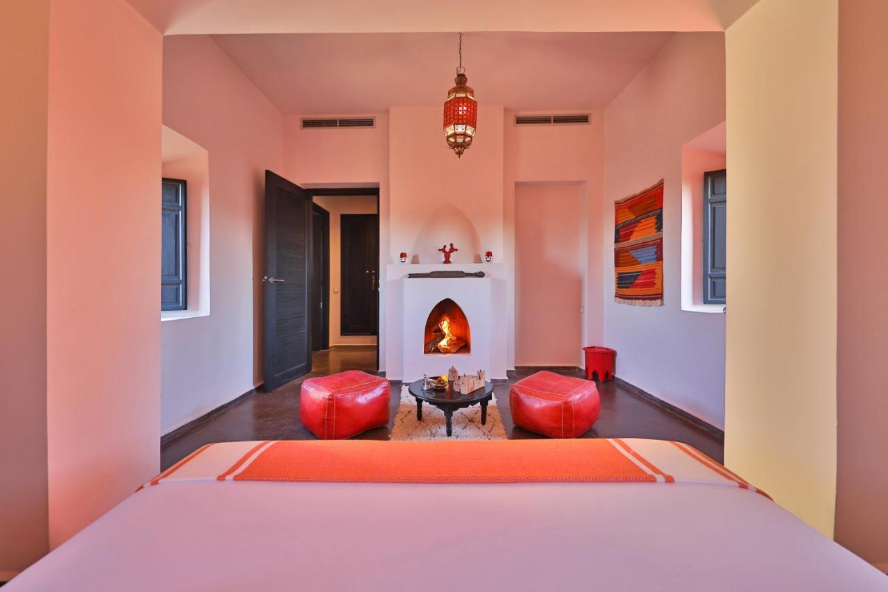 Hotel Dar Noujoum Ait Bou Zguia Esterno foto