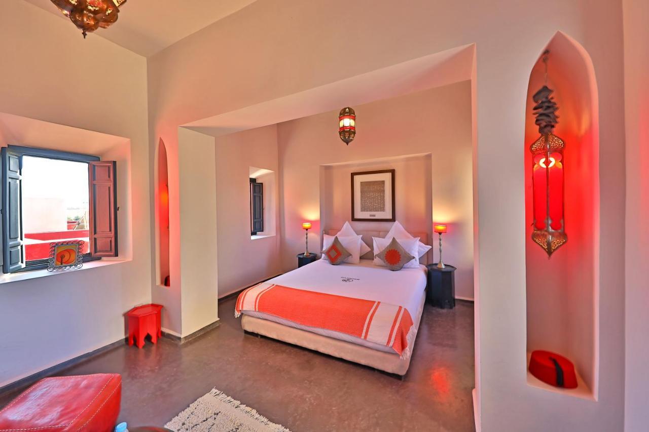 Hotel Dar Noujoum Ait Bou Zguia Esterno foto